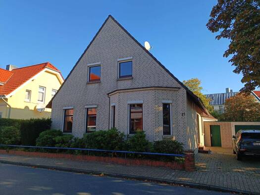 Einfamilienhaus zum Kauf 189.000 € 7 Zimmer 136 m² 636 m² Grundstück Zetel 26340