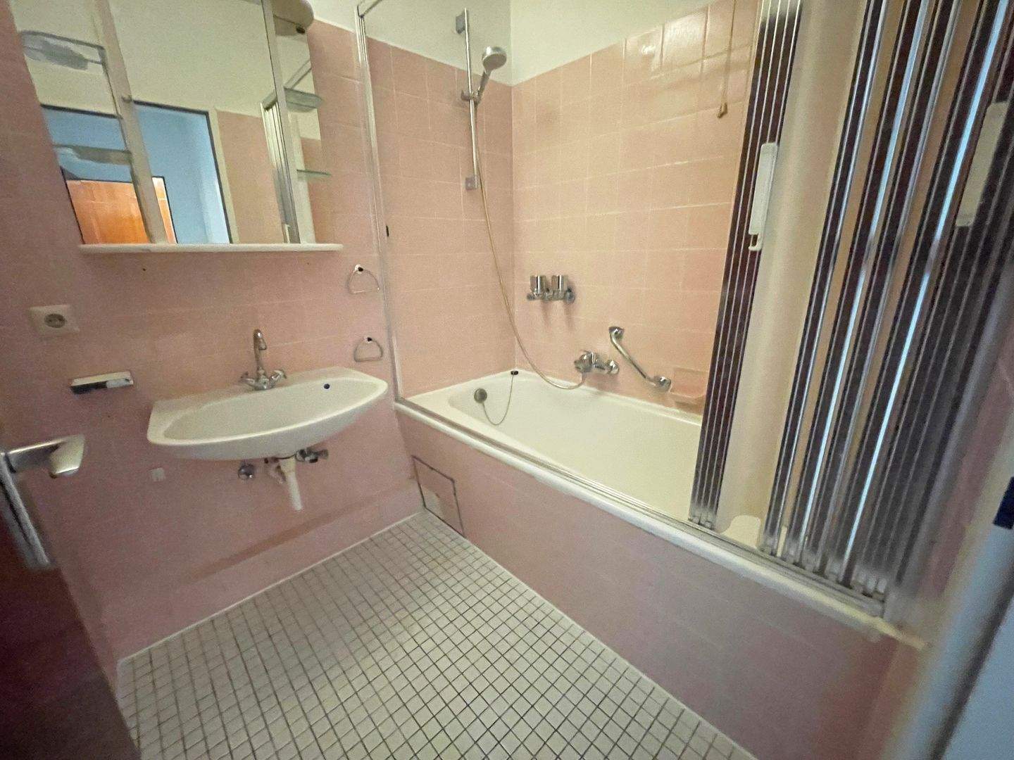 Property thumbnail 9