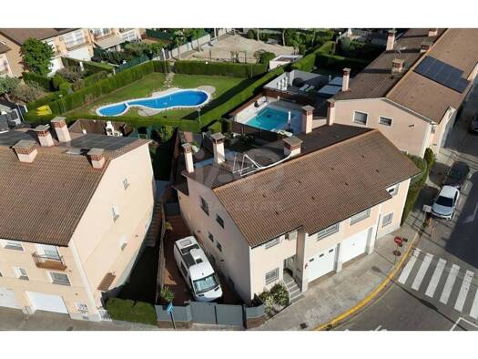 Villa zum Kauf 550.000 € 4 Zimmer 154 m² 200 m² Grundstück Lliçà d'Amunt 08186