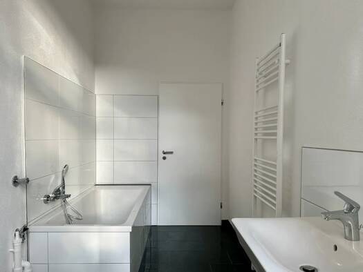 Wohnung zur Miete 700 € 5 Zimmer 126 m² frei ab sofort Westring 17 Stadtfeld Ost Magdeburg 39108