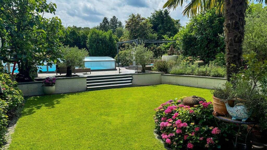 Einfamilienhaus zum Kauf 1.750.000 € 9 Zimmer 390 m² 1.277 m² Grundstück Selikum Neuss 41466