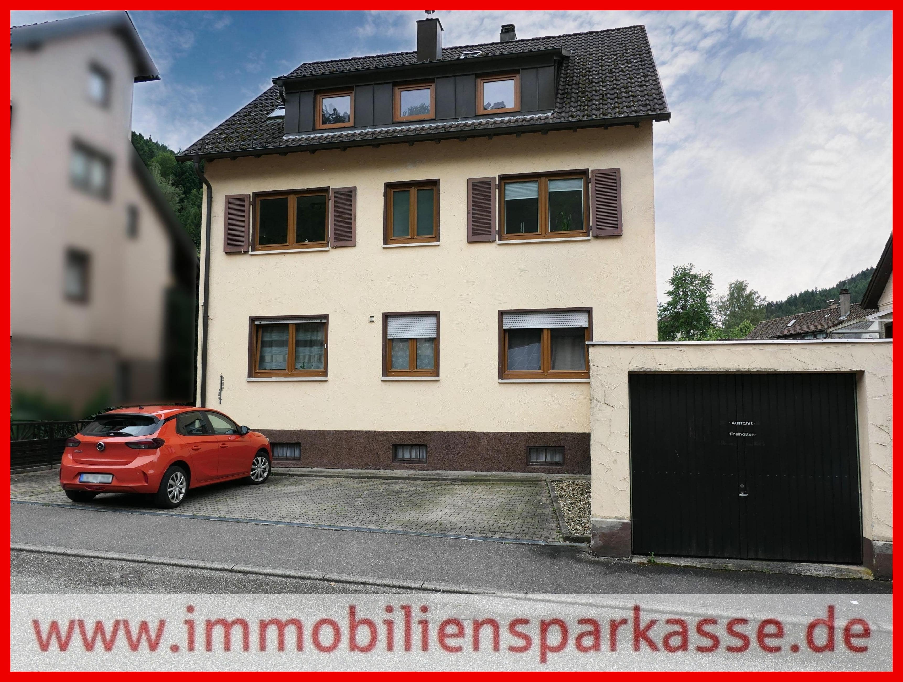 Mehrfamilienhaus zum Kauf 420.000 € 11 Zimmer 260 m²<br/>Wohnfläche 752 m²<br/>Grundstück ab sofort<br/>Verfügbarkeit Calmbach Bad Wildbad 75323