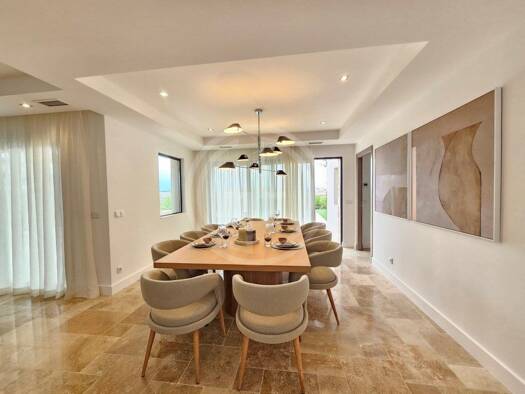Haus zum Kauf 1.700.000 € 189 m² 1.011 m² Grundstück Montenegro 8005