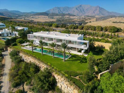 Chalet zum Kauf - Erstbezug 8.700.000 € 5 Zimmer 752 m² 2.145 m² Grundstück Casares 29690