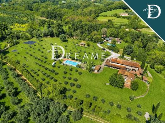 Bauernhaus zum Kauf 2.693.598 € 7 Zimmer 520 m² Capannori 55012