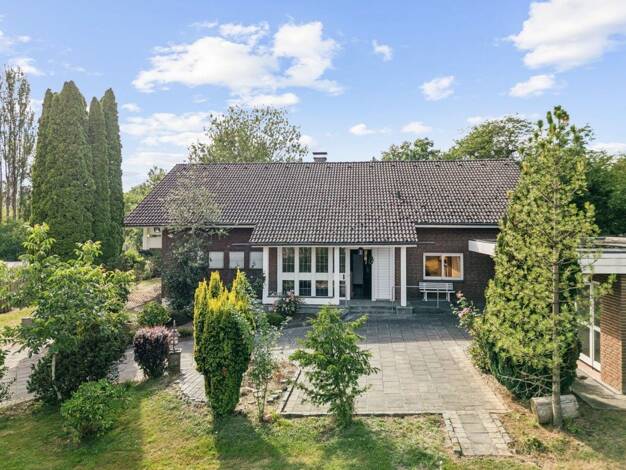 Einfamilienhaus zum Kauf 749.000 € 9 Zimmer 235 m² 2.500 m² Grundstück Frickhofen Dornburg 65599