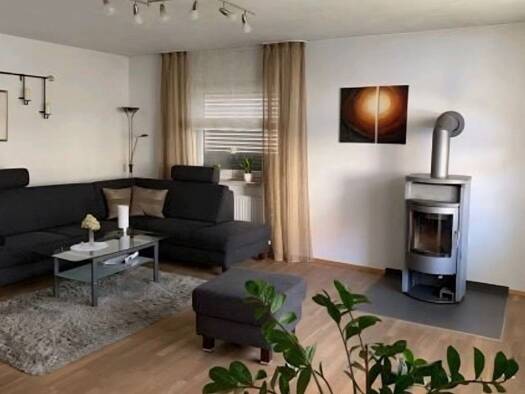 Wohnung zur Miete 1.080 € 5 Zimmer 107 m² Geschoss EG/3 frei ab 01.01.2026 Bergrheinfeld 97493