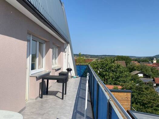 Terrassenwohnung zur Miete 1.090 € 4,5 Zimmer 140 m² Geschoss 1/1 frei ab sofort Unterhohenried Haßfurt 97437