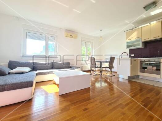 Wohnung zur Miete 750 € 3 Zimmer 60 m² 1. Geschoss Buzin