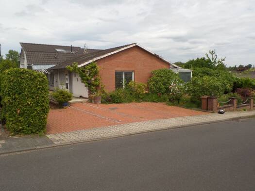 Haus zum Kauf 395.000 € 334 m² 846 m² Grundstück Neunkirchen Neunkirchen-Seelscheid 53819