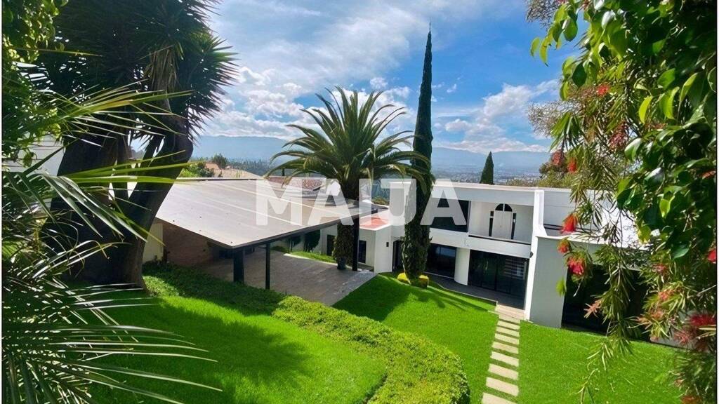 Einfamilienhaus zum Kauf 726.587 € 4 Zimmer 785,7 m² 1.149 m² Grundstück Urbanizacion Pillagua, Cerca del Colegio Menor Quito 170157