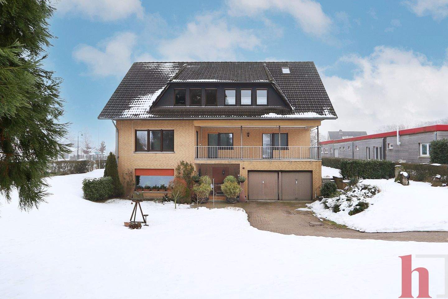 Immobilie in Holdorf - Großes Mehrfamilienhaus in weitläufiger Siedlungslage - Bild 1