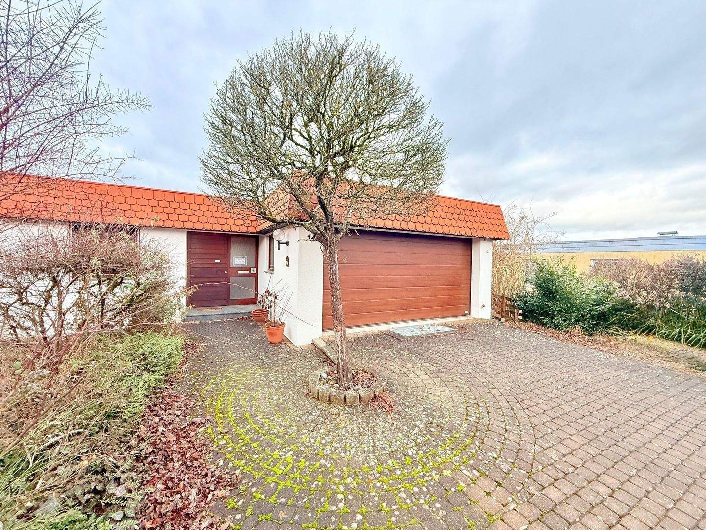 Immobilie in Oberteuringen - Einfamilienhaus mit 2025 sanierter Einliegerwohnung Oberteuringen - Bild 0