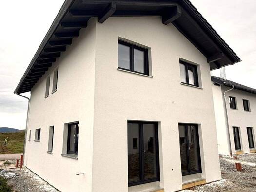 Einfamilienhaus zum Kauf provisionsfrei 569.000 € 5 Zimmer 114 m² 287 m² Grundstück Am Lindachholz 22 Hengersberg 94491