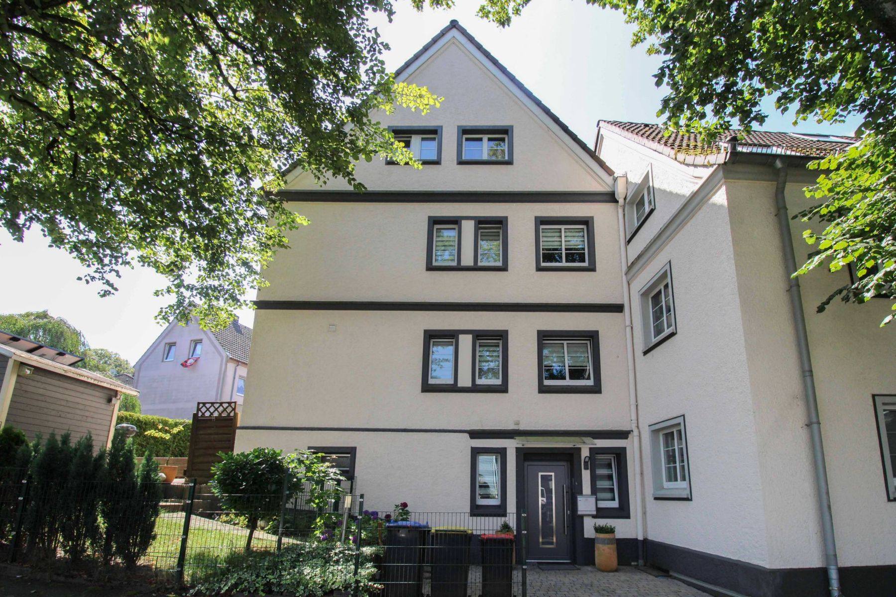 Immobilie zum Kauf als Kapitalanlage geeignet 319.900 € 6 Zimmer 150 m²<br/>Fläche 231,3 m²<br/>Grundstück Lennep - Neustadt Remscheid 42897