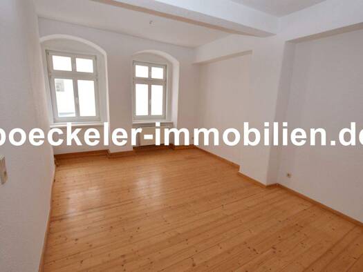 Wohnung zur Miete 450 € 3 Zimmer 81,8 m² frei ab 01.04.2026 Naumburg 06618