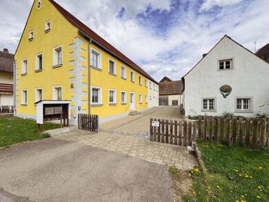 Mehrfamilienhaus zum Kauf 444.000 € 7 Zimmer 233 m² 928 m² Grundstück Holzingen Weißenburg in Bayern 91781