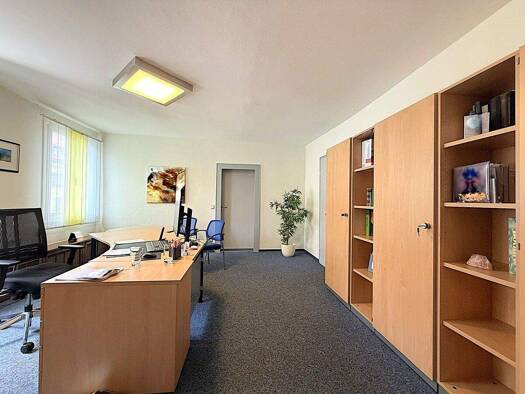Büro zur Miete 950 € 7 Zimmer 180 m² Bürofläche teilbar ab 50 m² Oberkirch Oberkirch 77704