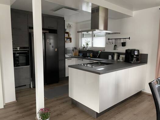 Wohnung zum Kauf 335.000 € 3 Zimmer 84 m² 3 Geschosse frei ab sofort Lichtensteinstraße 33 Neuffen Neuffen 72639