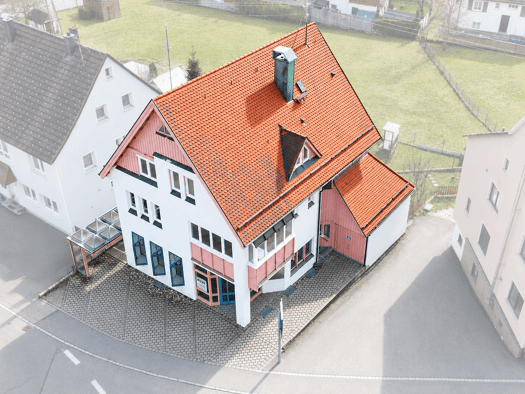 Haus zum Kauf 289.000 € 7 Zimmer 143 m² 272 m² Grundstück Hossingen Meßstetten 72469