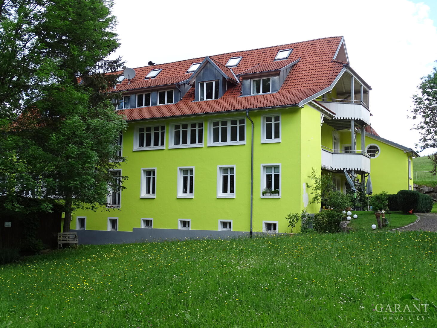 Mehrfamilienhaus zum Kauf 2.900.000 € 32 Zimmer 740 m²<br/>Wohnfläche 4.303 m²<br/>Grundstück Gresgen Zell im Wiesental 79669