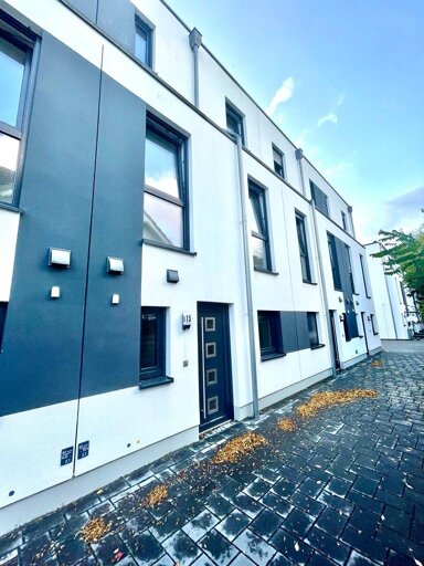 Reihenmittelhaus zur Miete 2.000 € 4 Zimmer 119,7 m² frei ab sofort Garstedt Norderstedt 22848