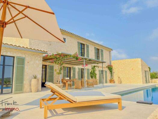 Einfamilienhaus zum Kauf - Erstbezug provisionsfrei 5.900.000 € 7 Zimmer 451 m² 15.954 m² Grundstück Montuiri 07230