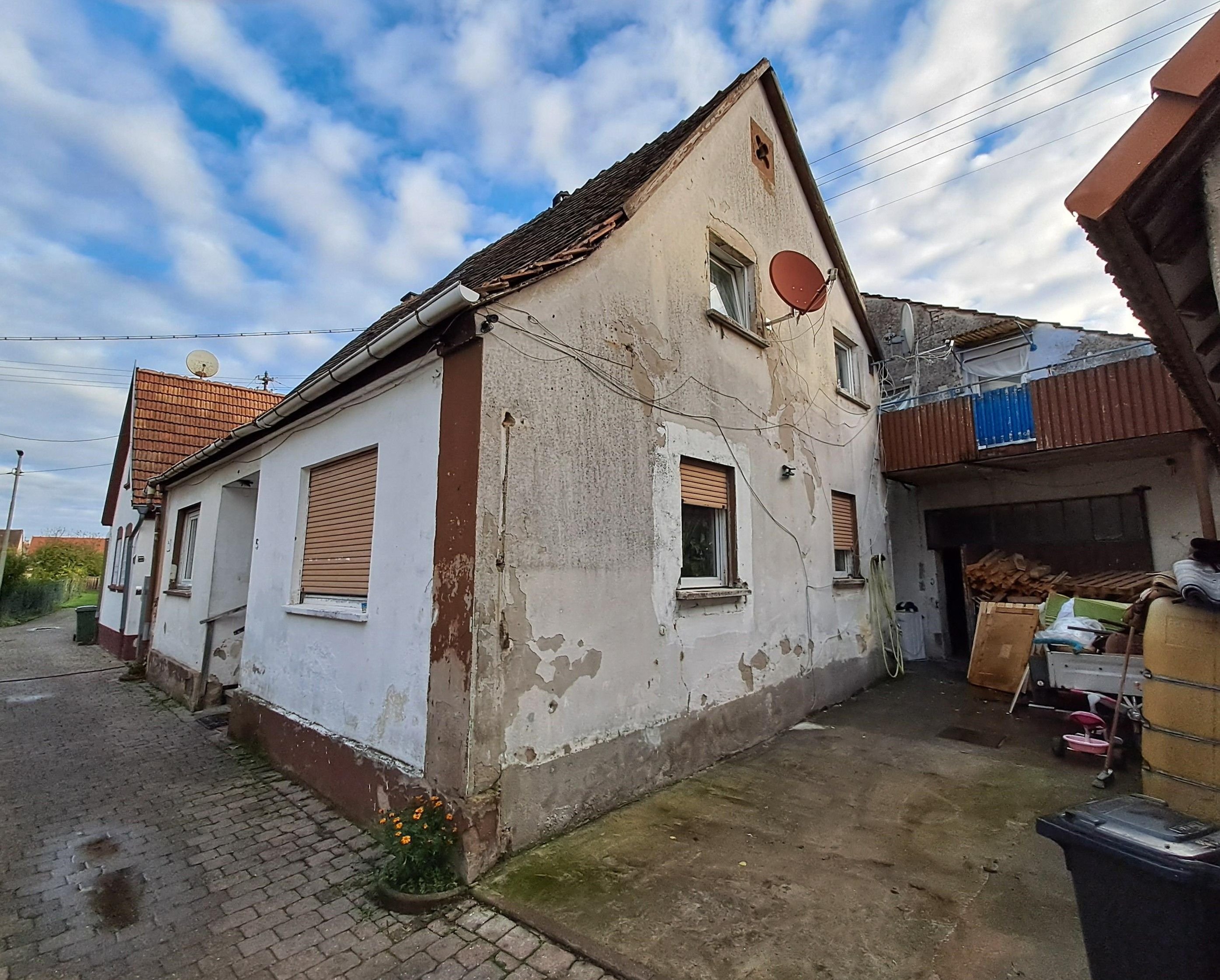 Einfamilienhaus zum Kauf 165.000 € 7 Zimmer 115 m²<br/>Wohnfläche 290 m²<br/>Grundstück Kirchgasse 5 Zeiskam 67378