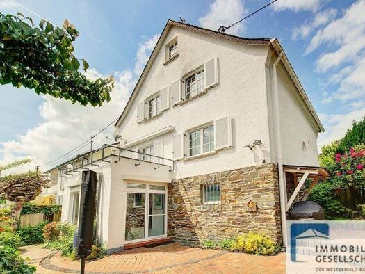 Einfamilienhaus zum Kauf 349.000 € 4 Zimmer 110 m² 335 m² Grundstück Rengsdorf 56579