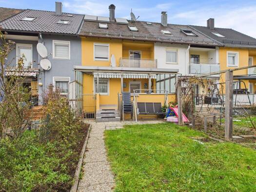 Reihenmittelhaus zum Kauf 439.000 € 6 Zimmer 129,6 m² 200 m² Grundstück Neutraubling 93073