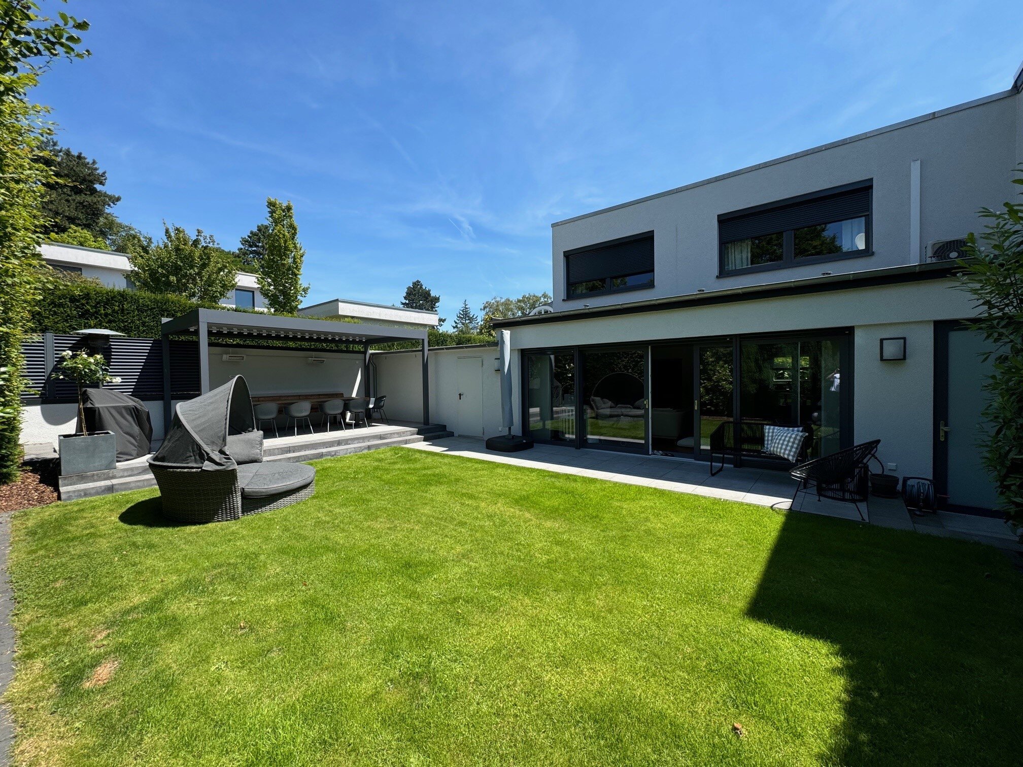 Doppelhaushälfte zum Kauf 1.420.000 € 5 Zimmer 122,5 m²<br/>Wohnfläche 300 m²<br/>Grundstück Wahlbezirk 14 Bad Homburg vor der Höhe 61352