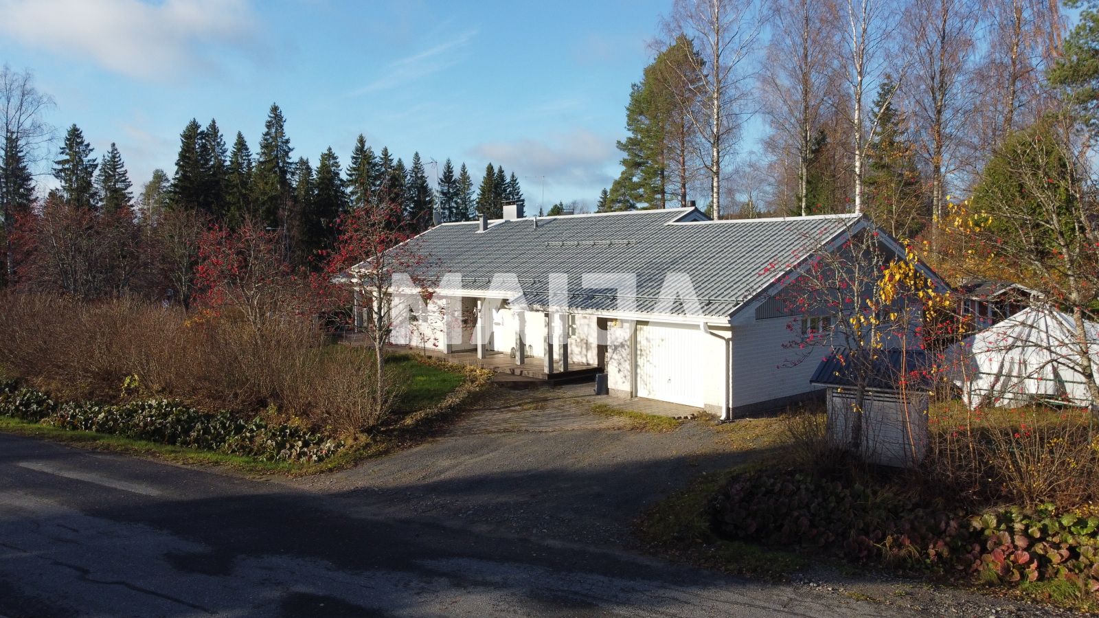 Einfamilienhaus zum Kauf 265.000 € 4 Zimmer 120 m²<br/>Wohnfläche 1.193 m²<br/>Grundstück Härköviidantie 2 Jyväskylä 40270