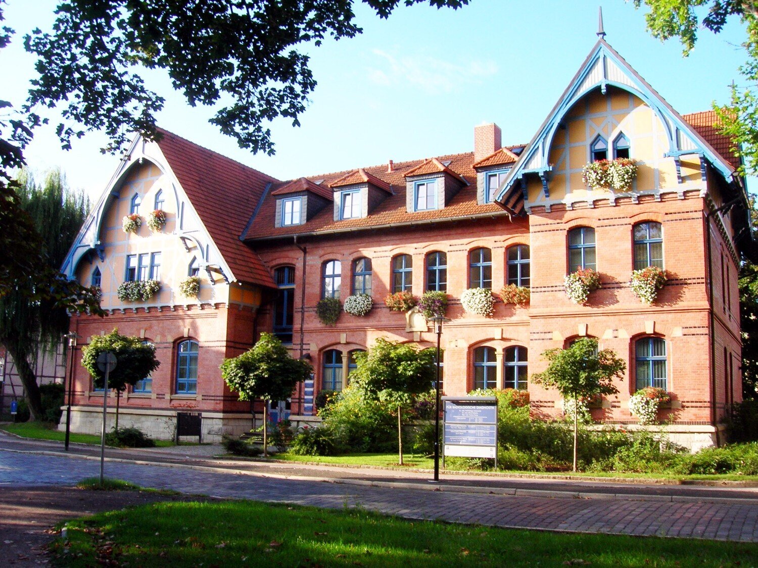 Wohn- und Geschäftshaus zum Kauf 2.058.000 € 850 m²<br/>Fläche 2.000 m²<br/>Grundstück Arnstadt Arnstadt 99310