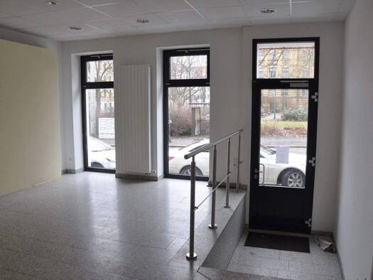 Laden zur Miete provisionsfrei 10,70 € 1 Zimmer 155 m² Verkaufsfläche Stötteritz Südost 04299