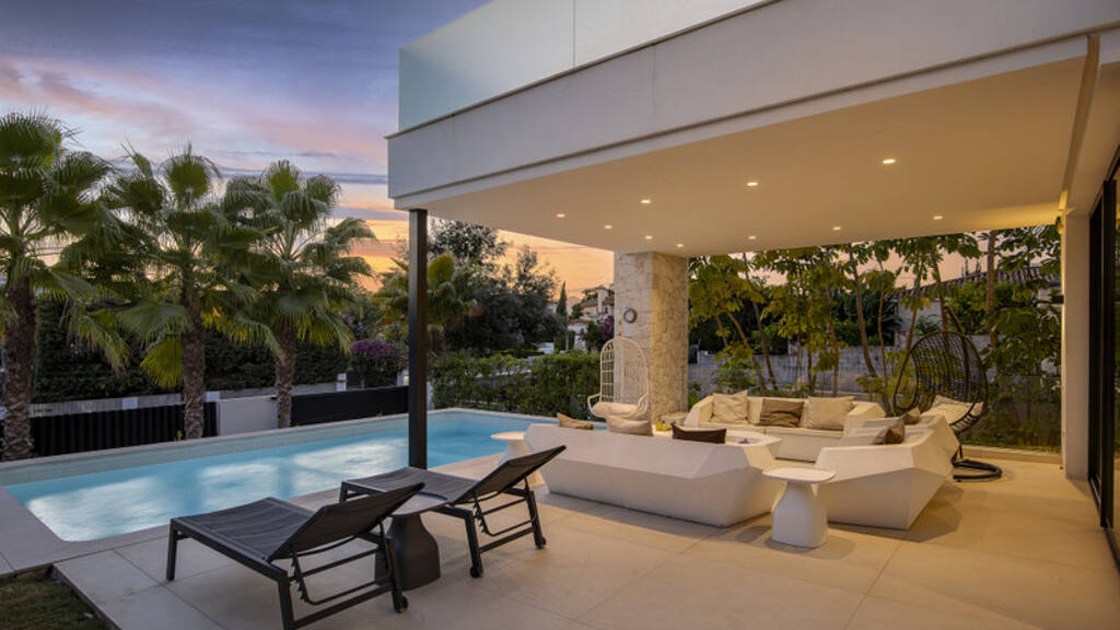 Einfamilienhaus zum Kauf 2.295.000 € 365 m² 484 m² Grundstück San Pedro de Alcántara 10840