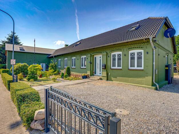 Einfamilienhaus zum Kauf 649.900 € 13 Zimmer 307,6 m² 1.832 m² Grundstück Jübek 24855