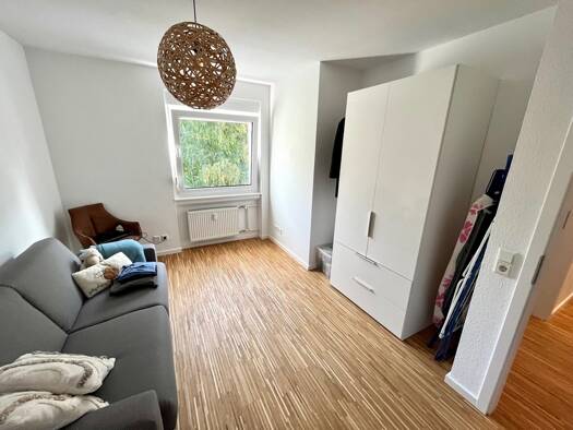 Wohnung zur Miete 1.100 € 4 Zimmer 87 m² Geschoss 3/11 frei ab sofort Eschborn 65760