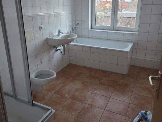 Wohnung zur Miete 340 € 2 Zimmer 67 m² Weida Riesa 01587