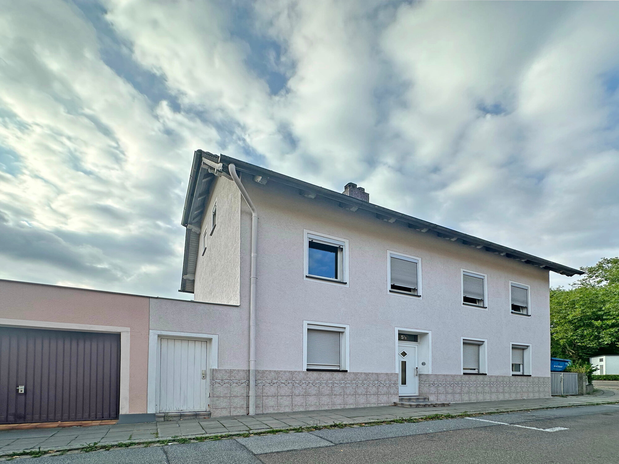 Mehrfamilienhaus zum Kauf 349.000 € 9 Zimmer 167 m²<br/>Wohnfläche 157 m²<br/>Grundstück Neumarkt Neumarkt in der Oberpfalz 92318