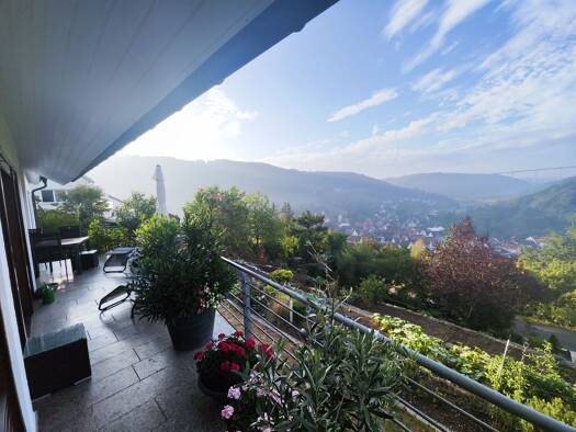 Einfamilienhaus zur Miete 1.300 € 5 Zimmer 180 m² 1.100 m² Grundstück frei ab 01.10.2026 Braunsbach Braunsbach 74542