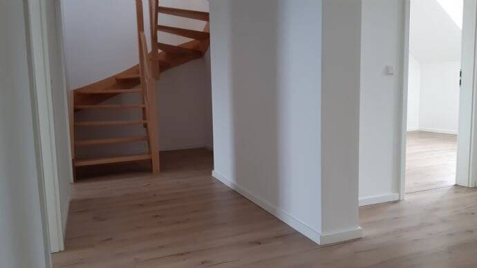 4-Zimmer-Dachgeschoss-Maisonette mit Blick ins Grüne, mit Balkon – Zietenstraße 30, 9130 Chemnitz – Vorschaubild 5