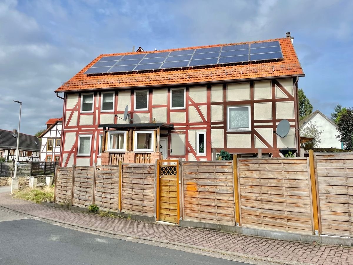 Einfamilienhaus zum Kauf 179.900 € 5 Zimmer 150 m²<br/>Wohnfläche 260 m²<br/>Grundstück Nienhagen Staufenberg 34355