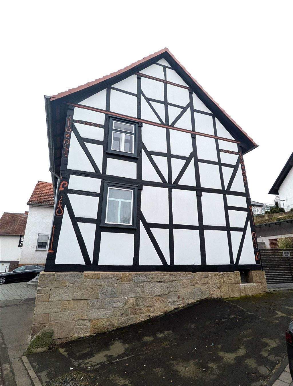 Immobilie in Baunatal - komplett saniertes Fachwerkhaus zentral in Baunatal-Kirchbauna - Bild 2