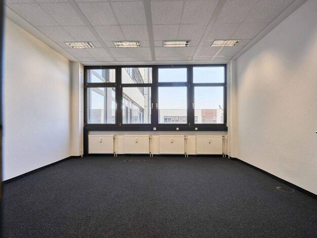 Bürofläche zur Miete 399 € 25 m² Bürofläche teilbar ab 25 m² Fuggerstraße 7-11 Uedesheim Neuss 41468