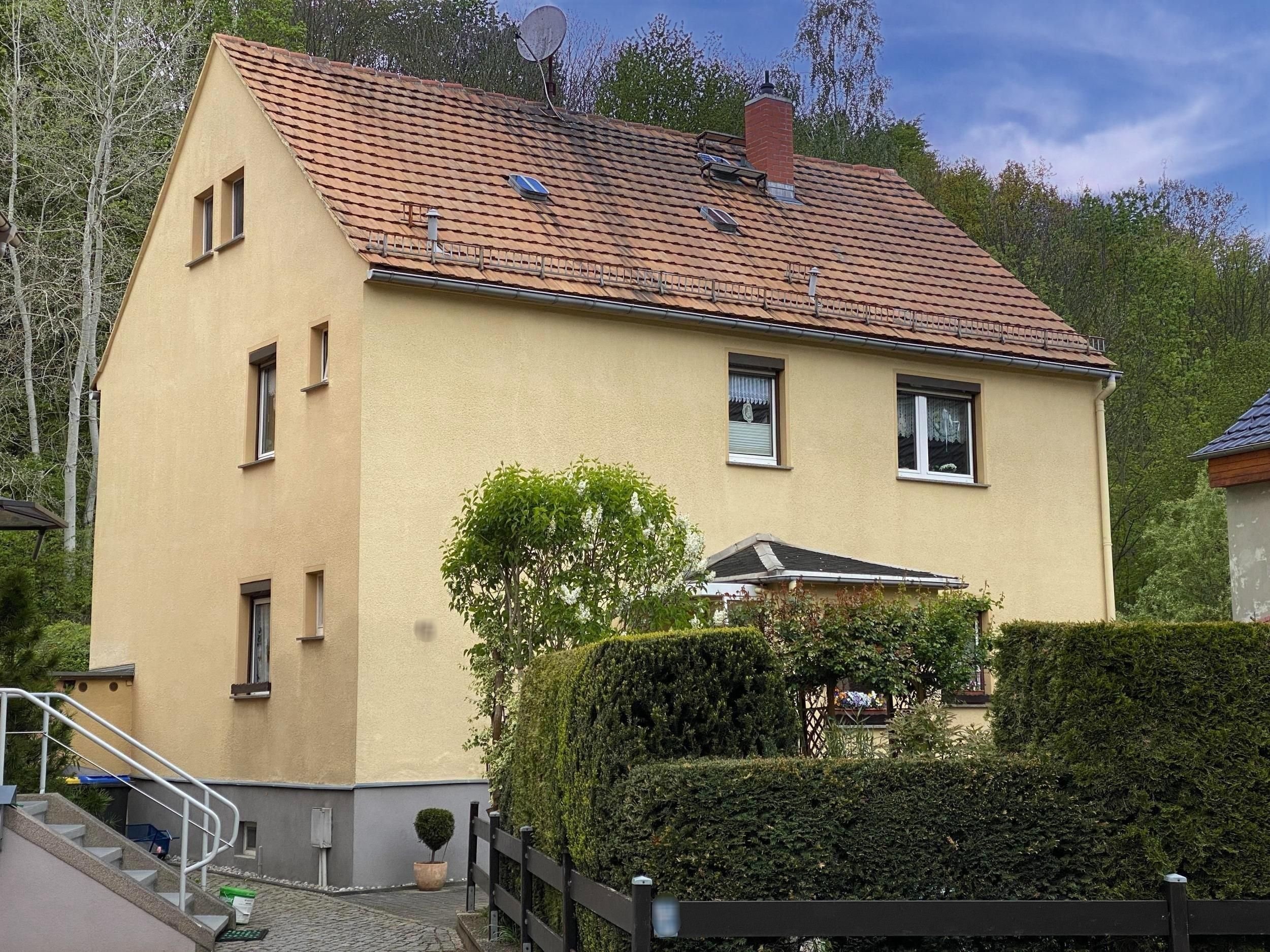 Mehrfamilienhaus zum Kauf 175.000 € 8 Zimmer 152 m²<br/>Wohnfläche 310 m²<br/>Grundstück Roitzschen Klipphausen 01665