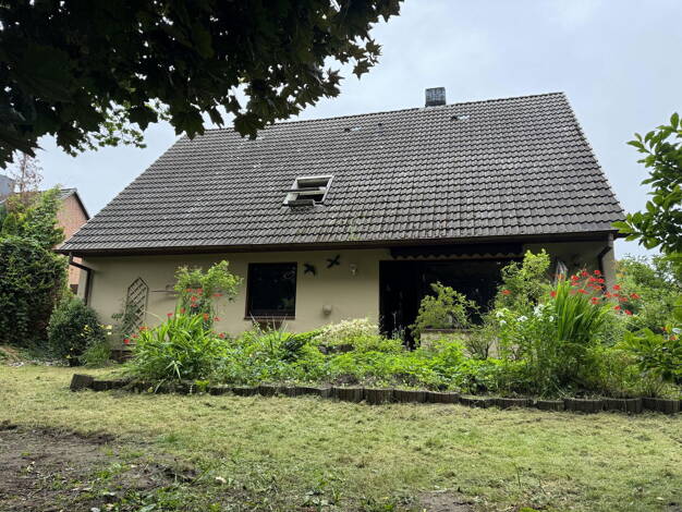 Mehrfamilienhaus zum Kauf provisionsfrei 389.000 € 8 Zimmer 181 m² 667 m² Grundstück Elmshorn 25337