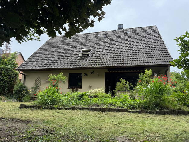 Mehrfamilienhaus zum Kauf provisionsfrei 389.000 € 8 Zimmer 181 m² 667 m² Grundstück Wahlbezirk 12 Elmshorn 25337