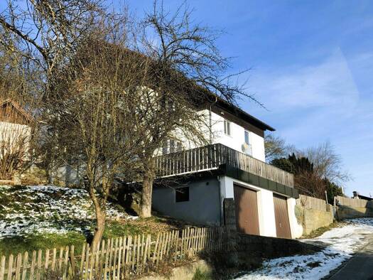 Haus zum Kauf 319.000 € 8 Zimmer 180 m² 1.857 m² Grundstück frei ab sofort Tiefenbach 94113