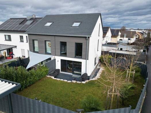 Reihenendhaus zur Miete 2.000 € 5 Zimmer 128,8 m² 235 m² Grundstück frei ab 01.03.2026 Heutingsheim Freiberg am Neckar 71691