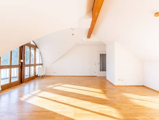 Wohnung zur Miete 890 € 3 Zimmer 97 m² 3. Geschoss frei ab sofort Straubing 94315